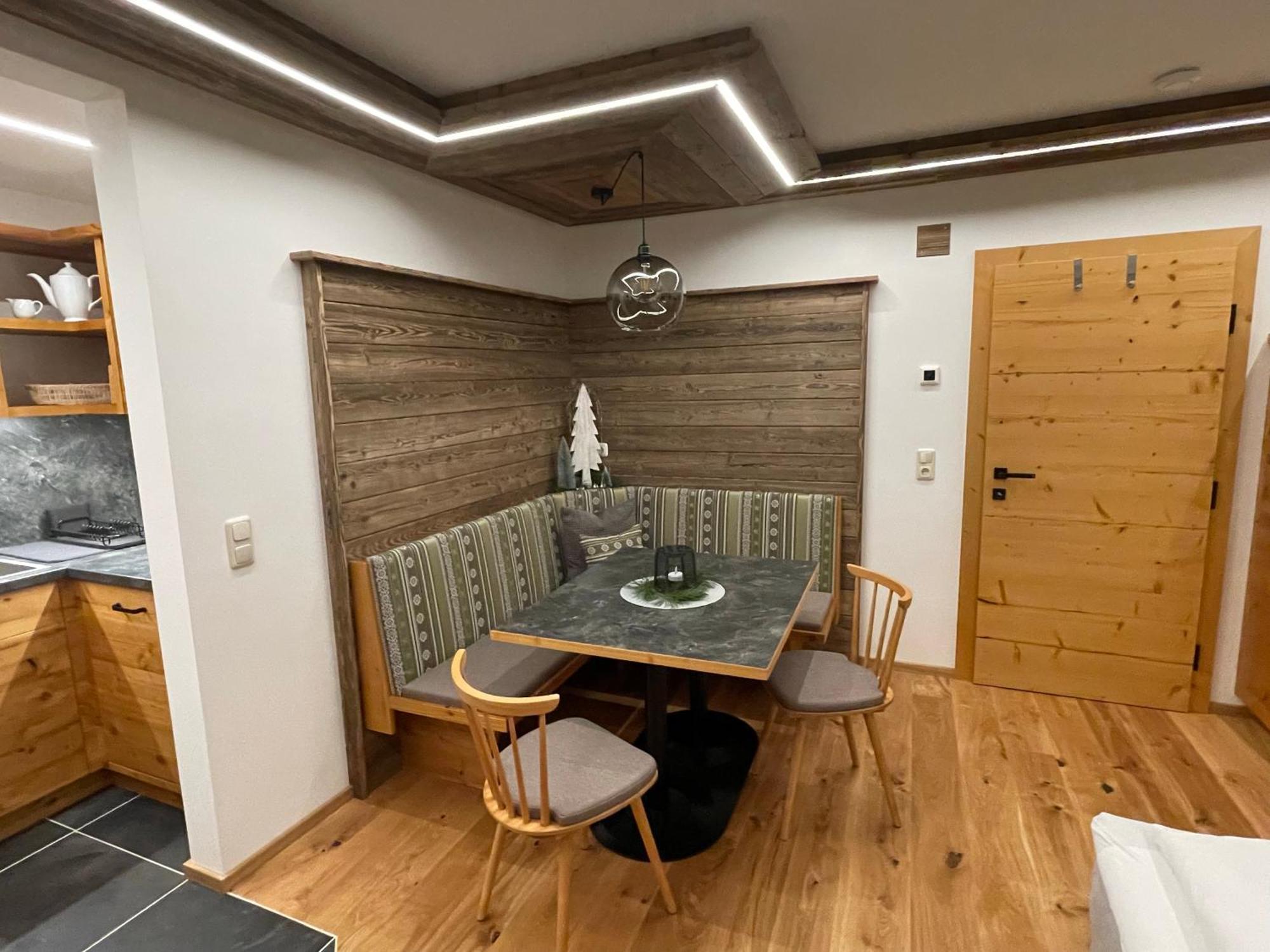 Pension Und Apartment Edelweiss Heiligenblut